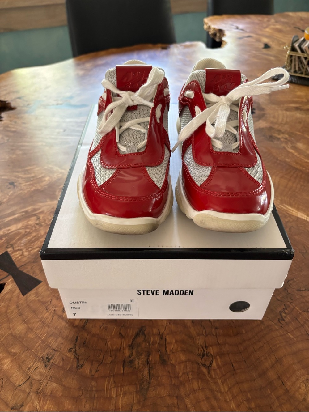 Steve Madden Womens Red and White Dustin Sneakers Size 7